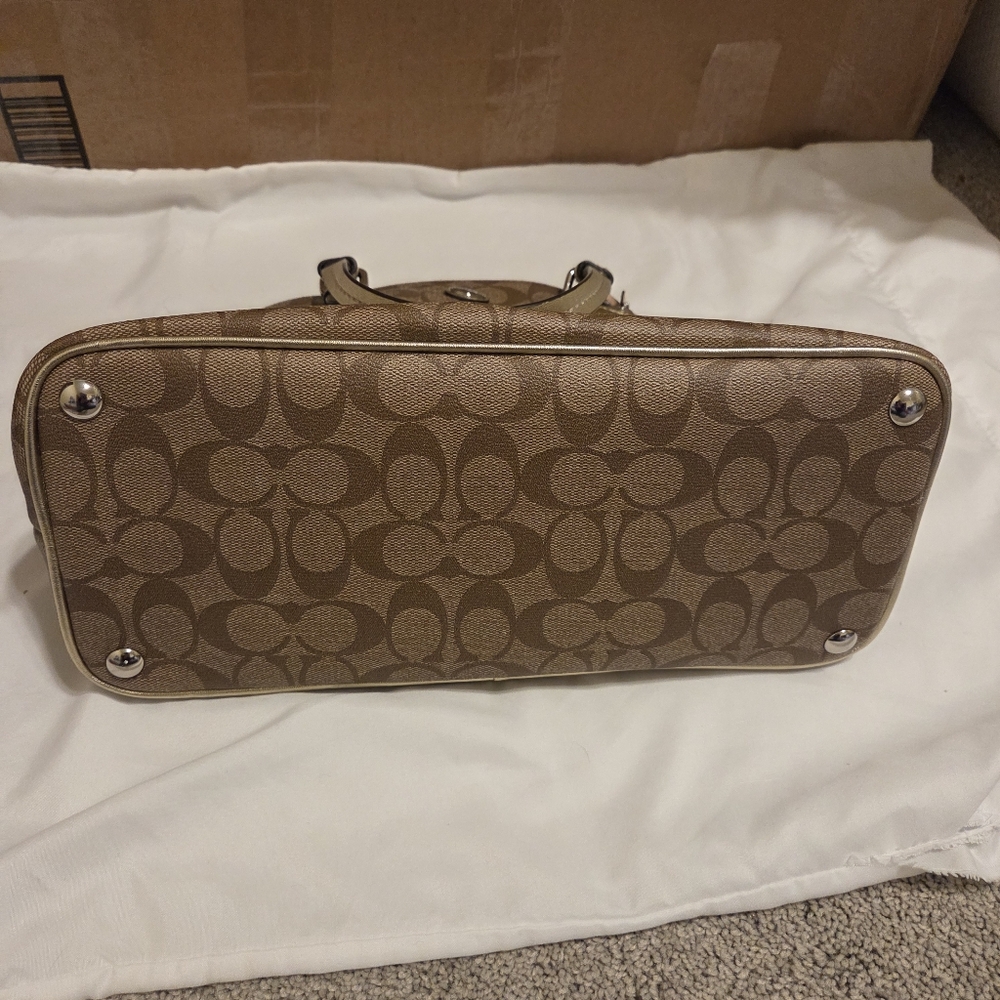Coach purse - Picture 9 of 9